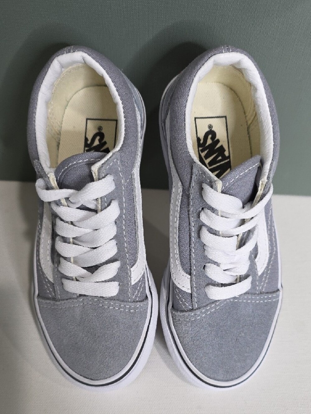 Vans Kids Old Skool Gray & White Sneakers Suede Low Top Size US 11.5 Kids - Picture 2 of 7